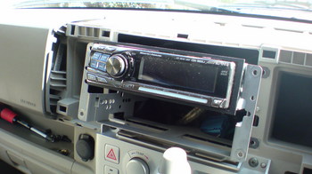 iPod用車載ホルダーを再製作 オーディオ取り付けキットからの取り外し⑤.JPG